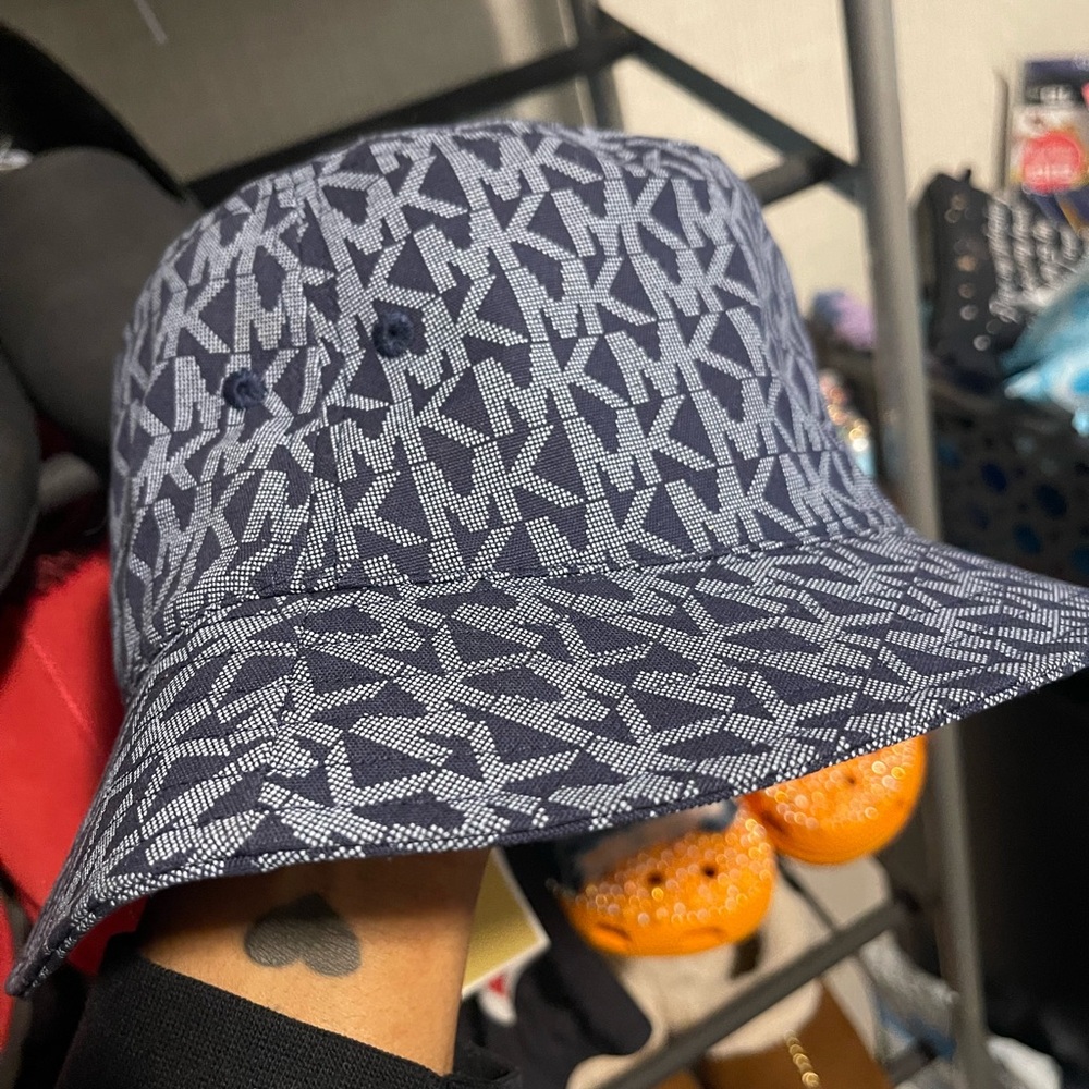MK BUCKET HAT
